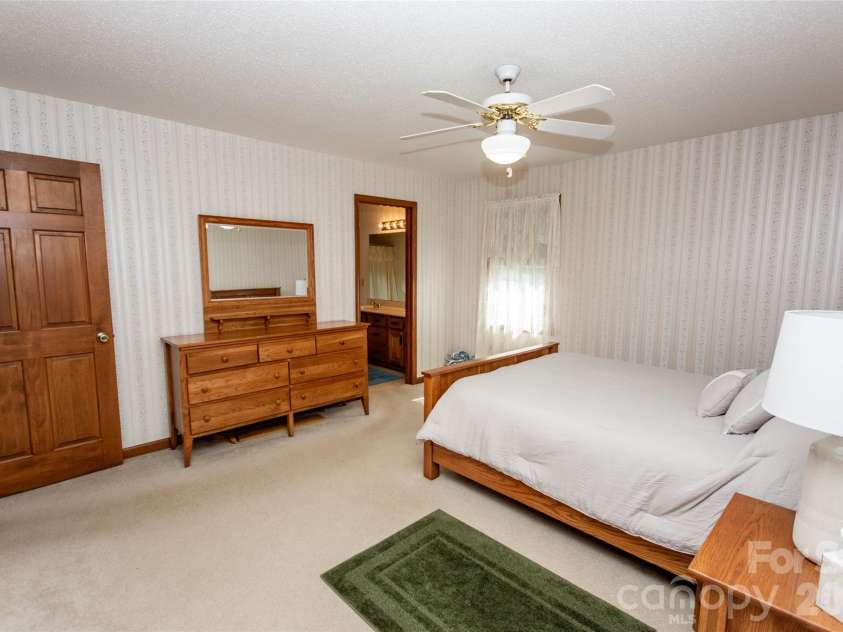 151 Meadow Oaks Drive, Statesville, NC 28625.  MLS# CAR4381512, YatesRealty ID 26206. 