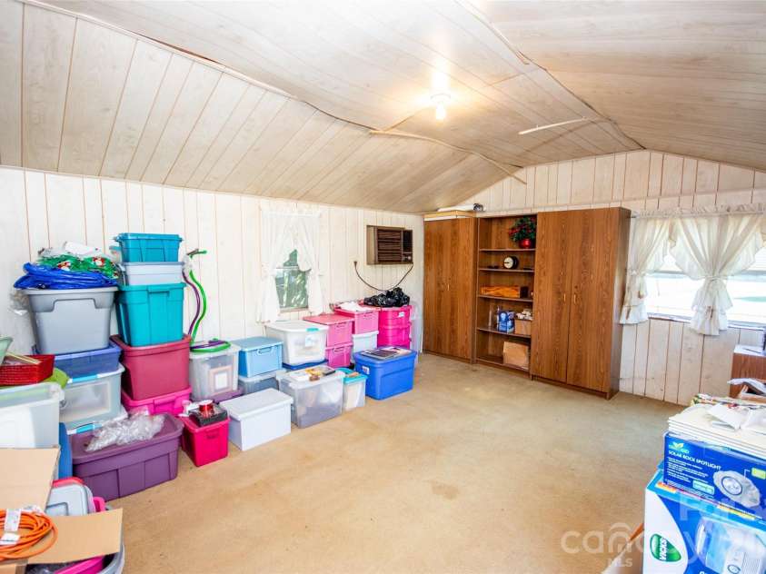 151 Meadow Oaks Drive, Statesville, NC 28625.  MLS# CAR4381512, YatesRealty ID 26206. 