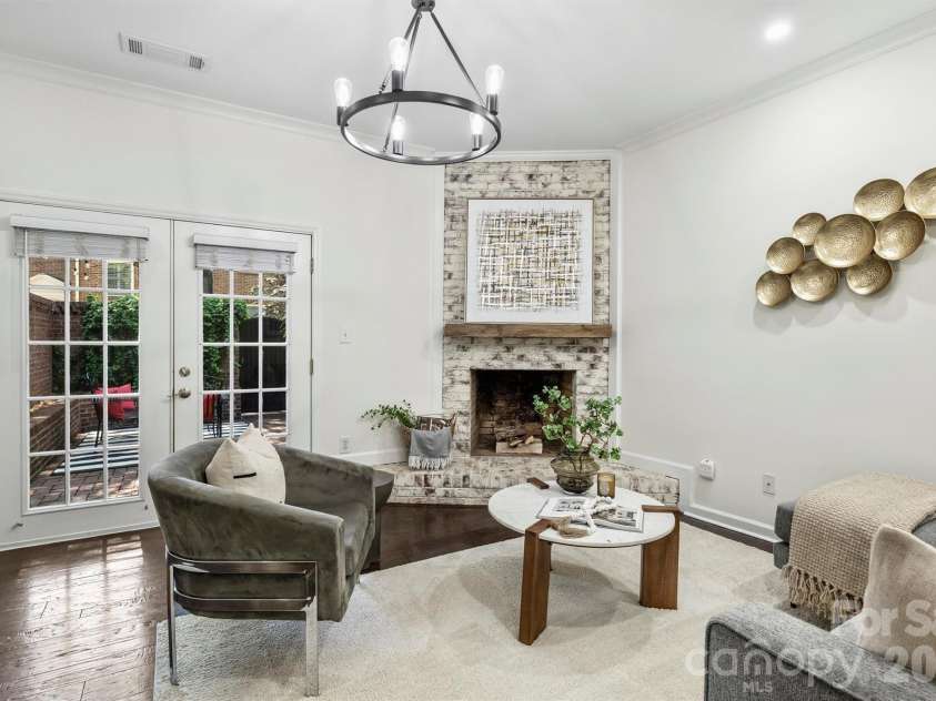 520 Poplar Street, Charlotte, NC 28202.  MLS# CAR4375281, YatesRealty ID 26207. 
