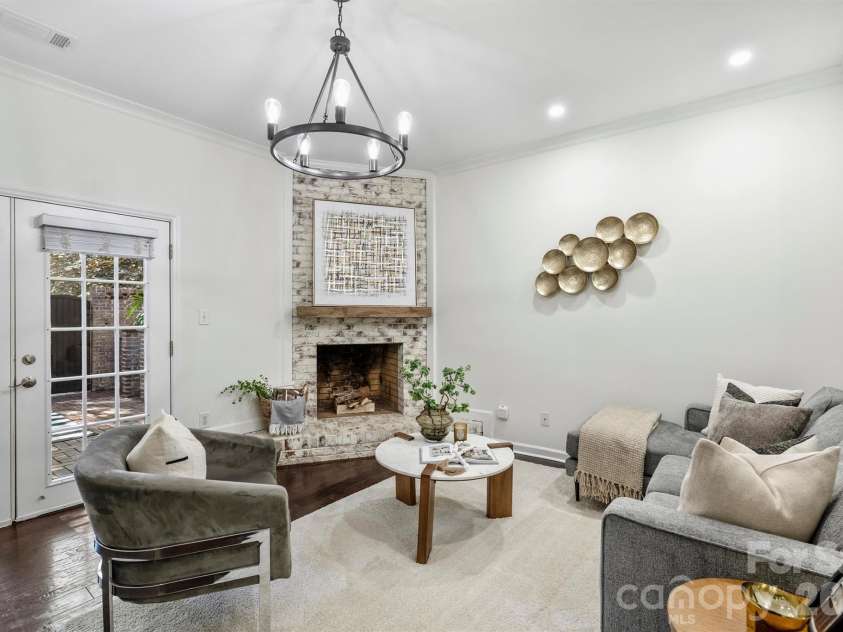 520 Poplar Street, Charlotte, NC 28202.  MLS# CAR4375281, YatesRealty ID 26207. 