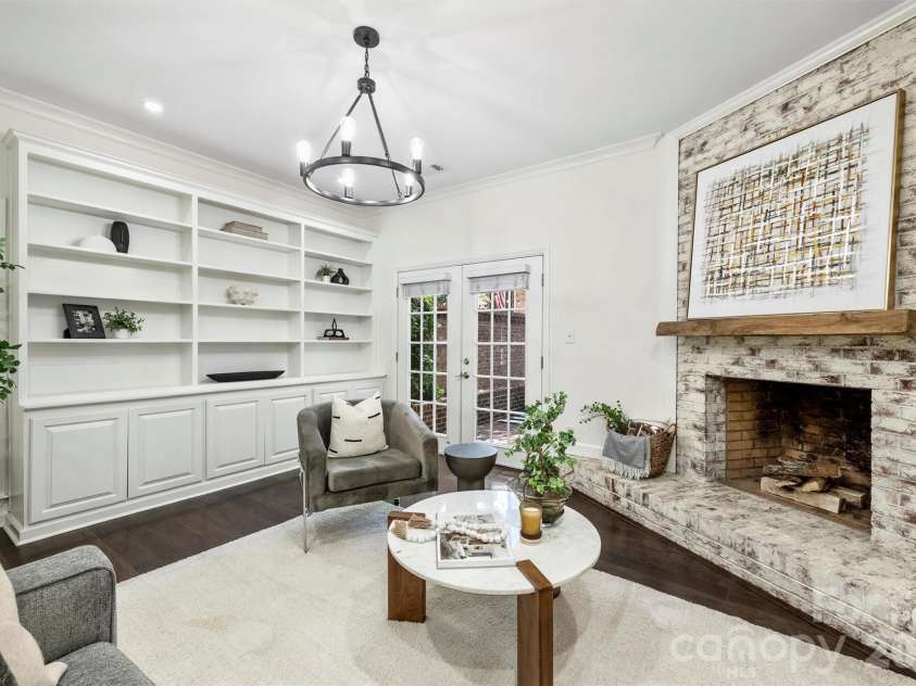520 Poplar Street, Charlotte, NC 28202.  MLS# CAR4375281, YatesRealty ID 26207. 