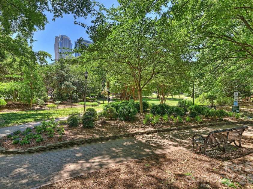 520 Poplar Street, Charlotte, NC 28202.  MLS# CAR4375281, YatesRealty ID 26207. 