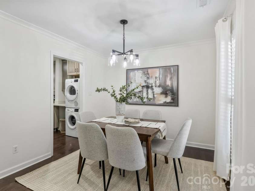 520 Poplar Street, Charlotte, NC 28202.  MLS# CAR4375281, YatesRealty ID 26207. Dining room with office optionality