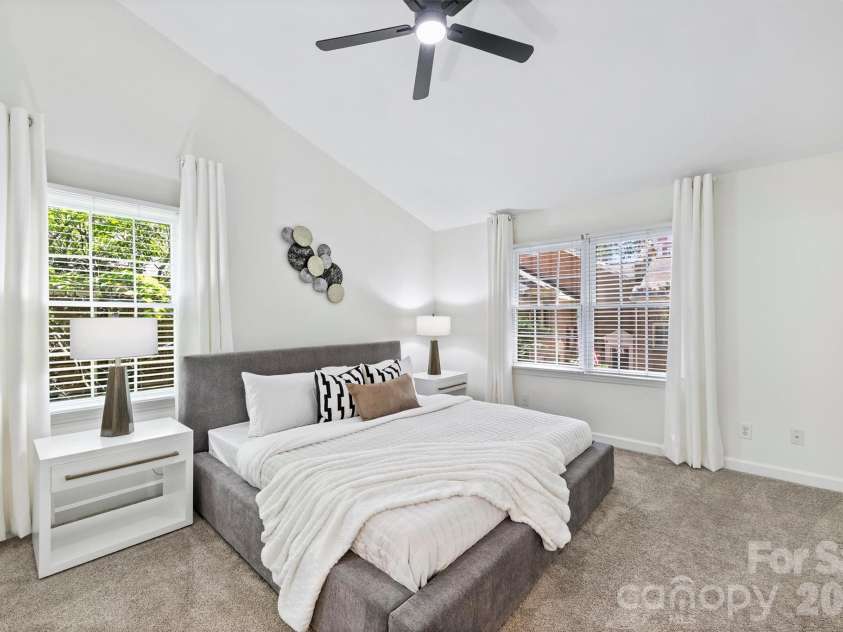 520 Poplar Street, Charlotte, NC 28202.  MLS# CAR4375281, YatesRealty ID 26207. Primary bedroom