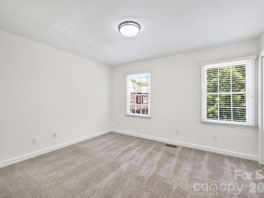 520 Poplar Street, Charlotte, NC 28202.  MLS# CAR4375281, YatesRealty ID 26207. Second bedroom