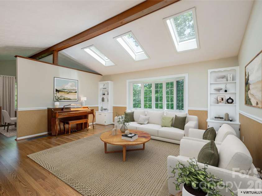 4 Galax Lane, Hendersonville, NC 28791.  MLS# CAR4384268, YatesRealty ID 26208. 