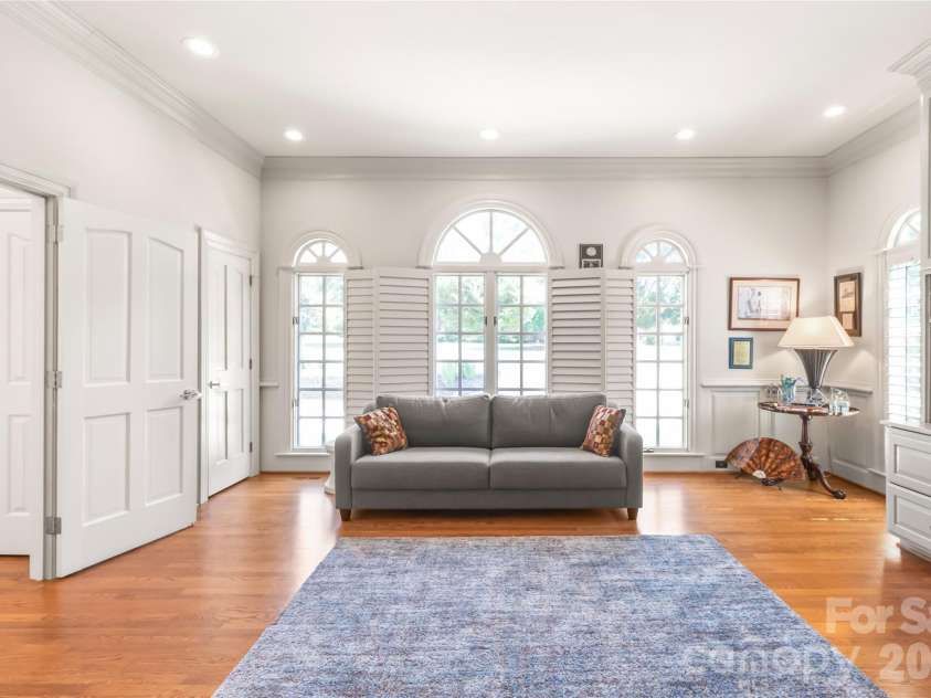 5400 Challisford Lane, Charlotte, NC 28226.  MLS# CAR4383848, YatesRealty ID 26209. 2nd Primary on Main