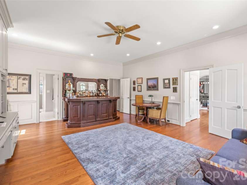 5400 Challisford Lane, Charlotte, NC 28226.  MLS# CAR4383848, YatesRealty ID 26209. 2nd Primary on Main