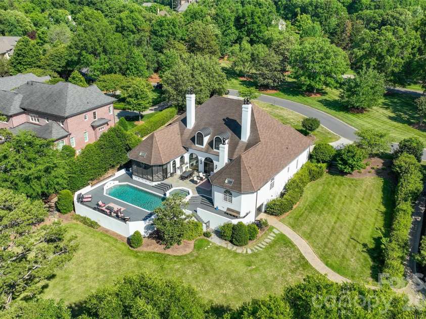 5400 Challisford Lane, Charlotte, NC 28226.  MLS# CAR4383848, YatesRealty ID 26209. 