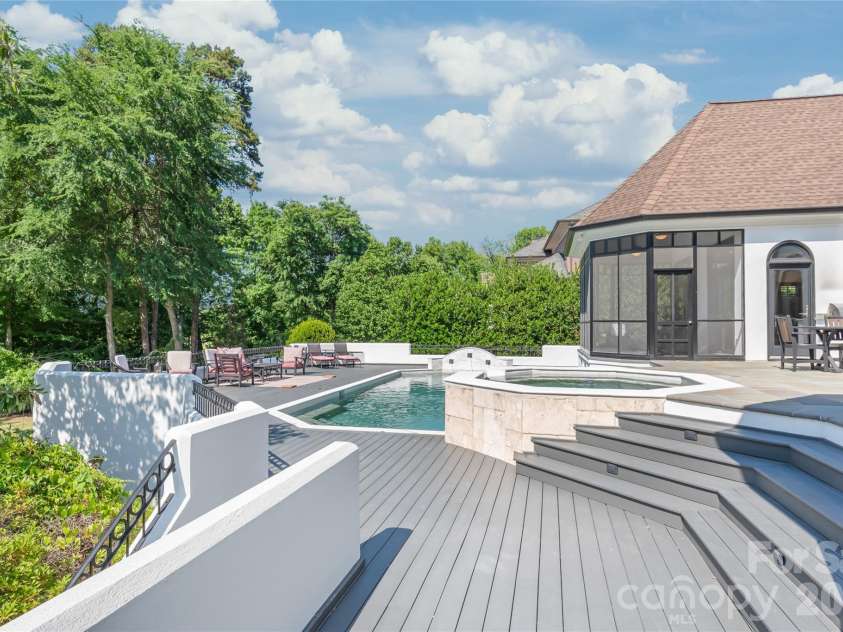 5400 Challisford Lane, Charlotte, NC 28226.  MLS# CAR4383848, YatesRealty ID 26209. 