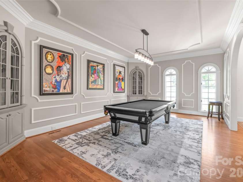 5400 Challisford Lane, Charlotte, NC 28226.  MLS# CAR4383848, YatesRealty ID 26209. Dining/Entertaining