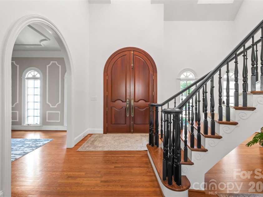 5400 Challisford Lane, Charlotte, NC 28226.  MLS# CAR4383848, YatesRealty ID 26209. Foyer