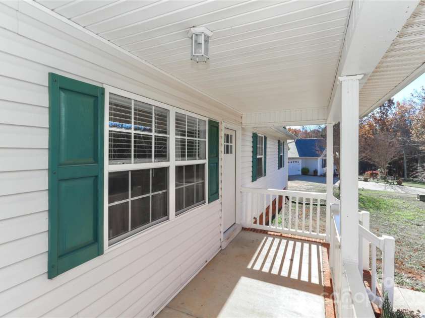 161 Westscott Drive, Statesville, NC 28625.  MLS# CAR4203715, YatesRealty ID 2621. 