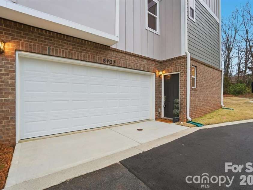 8927 Sharonbrook Drive, Charlotte, NC 28210.  MLS# CAR4402240, YatesRealty ID 2621. 