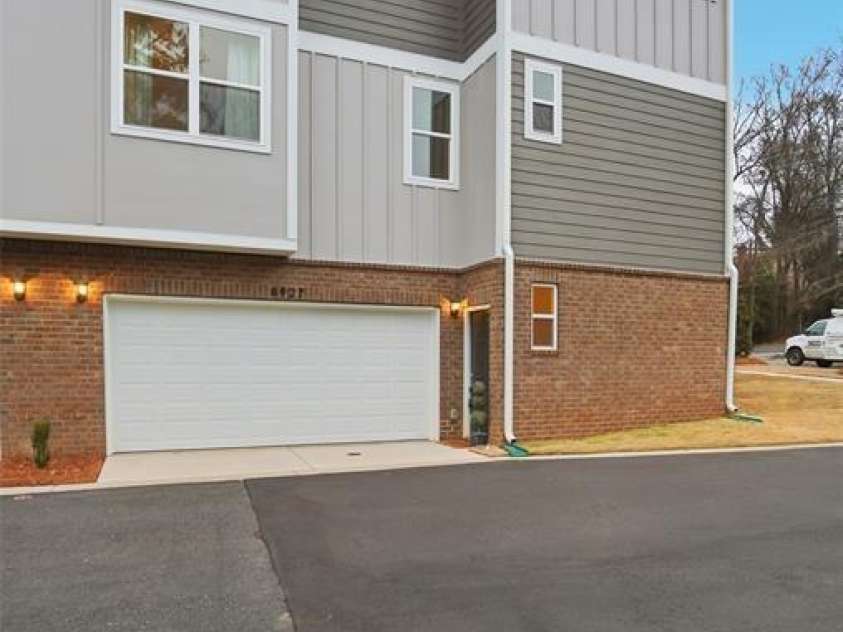 8927 Sharonbrook Drive, Charlotte, NC 28210.  MLS# CAR4402240, YatesRealty ID 2621. 