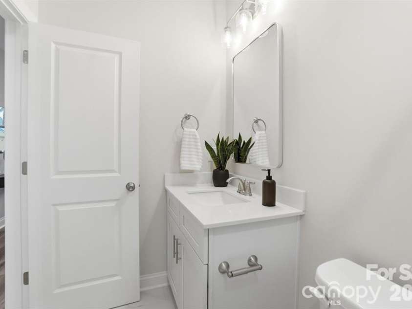 8927 Sharonbrook Drive, Charlotte, NC 28210.  MLS# CAR4402240, YatesRealty ID 2621. 