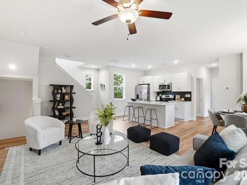 8927 Sharonbrook Drive, Charlotte, NC 28210.  MLS# CAR4402240, YatesRealty ID 2621. 