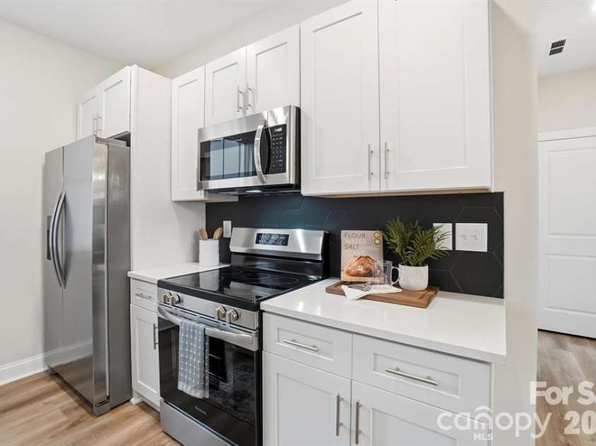 8927 Sharonbrook Drive, Charlotte, NC 28210.  MLS# CAR4402240, YatesRealty ID 2621. 