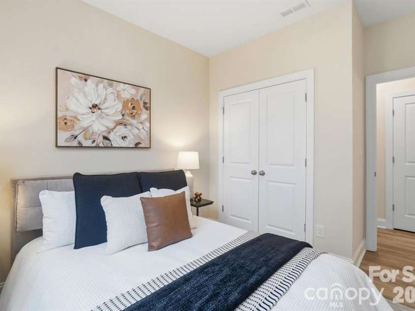 8927 Sharonbrook Drive, Charlotte, NC 28210.  MLS# CAR4402240, YatesRealty ID 2621. 