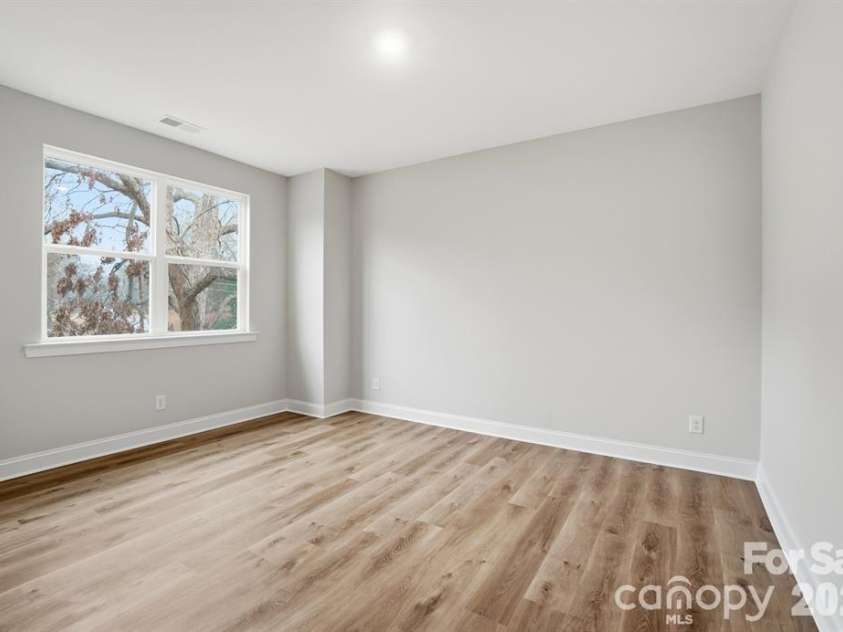 8927 Sharonbrook Drive, Charlotte, NC 28210.  MLS# CAR4402240, YatesRealty ID 2621. 