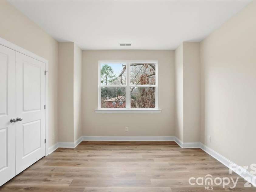 8927 Sharonbrook Drive, Charlotte, NC 28210.  MLS# CAR4402240, YatesRealty ID 2621. 