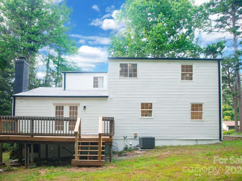 3220 Winchelsea Drive, Charlotte, NC 28212.  MLS# CAR4280478, YatesRealty ID 26210. 
