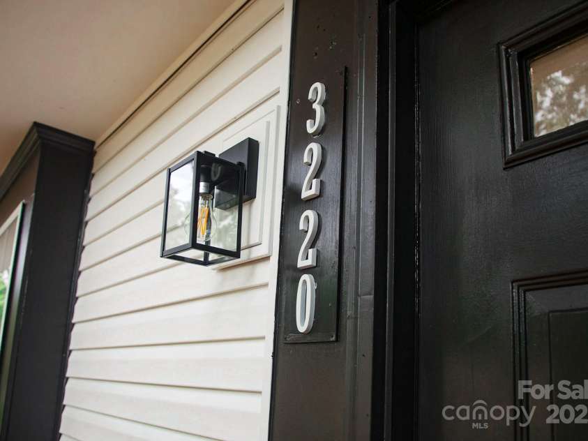 3220 Winchelsea Drive, Charlotte, NC 28212.  MLS# CAR4280478, YatesRealty ID 26210. 