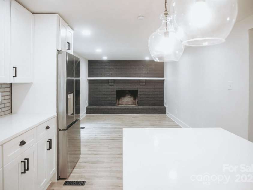 3220 Winchelsea Drive, Charlotte, NC 28212.  MLS# CAR4280478, YatesRealty ID 26210. 