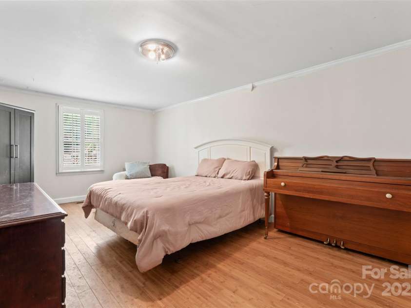 1724 Windy Rush Lane, Gastonia, NC 28054.  MLS# CAR4259446, YatesRealty ID 26211. 