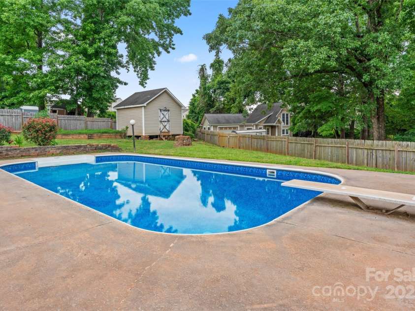 1724 Windy Rush Lane, Gastonia, NC 28054.  MLS# CAR4259446, YatesRealty ID 26211. 