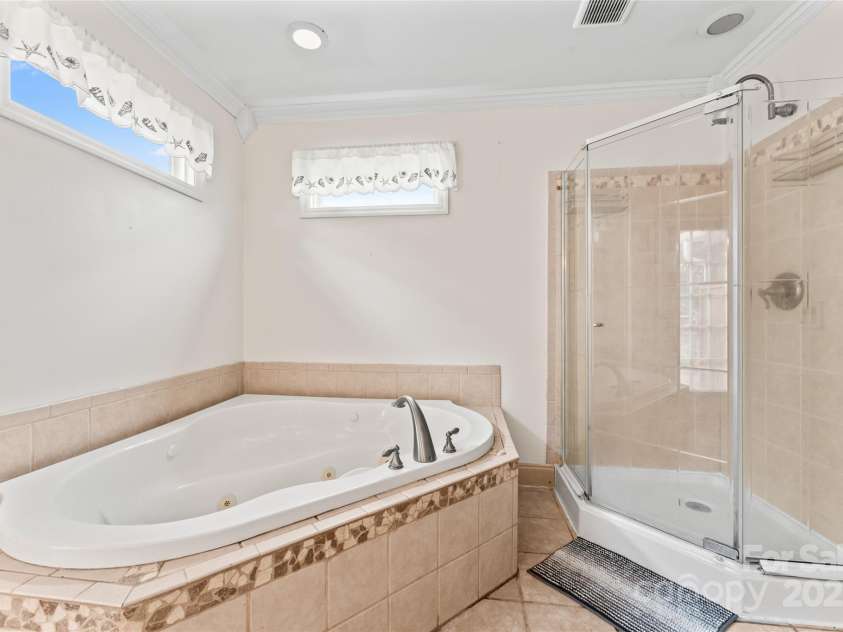 1724 Windy Rush Lane, Gastonia, NC 28054.  MLS# CAR4259446, YatesRealty ID 26211. 