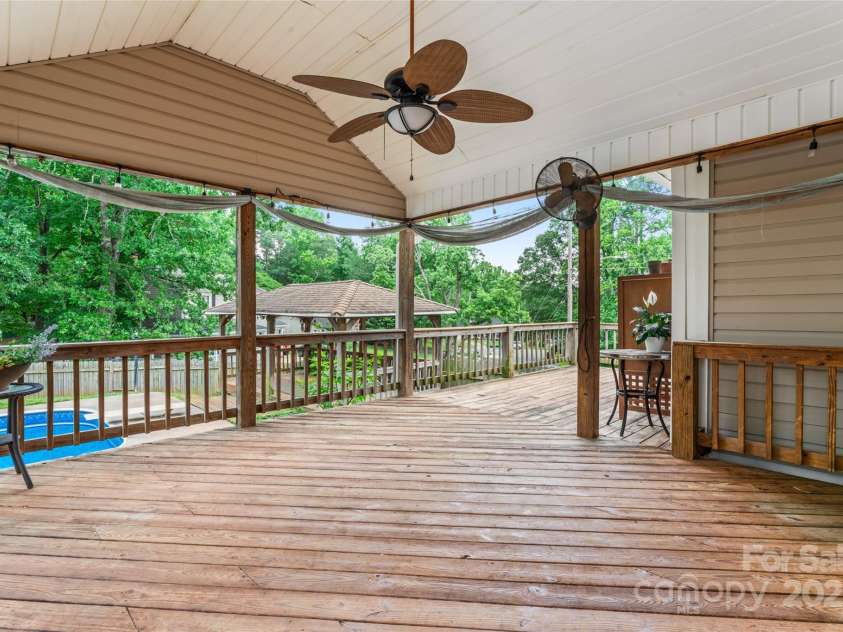 1724 Windy Rush Lane, Gastonia, NC 28054.  MLS# CAR4259446, YatesRealty ID 26211. 