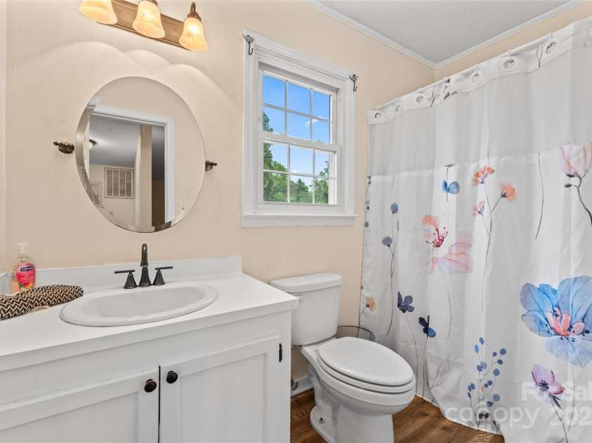 1724 Windy Rush Lane, Gastonia, NC 28054.  MLS# CAR4259446, YatesRealty ID 26211. 