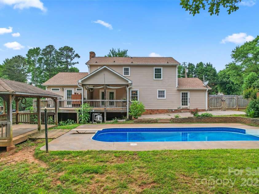 1724 Windy Rush Lane, Gastonia, NC 28054.  MLS# CAR4259446, YatesRealty ID 26211. 