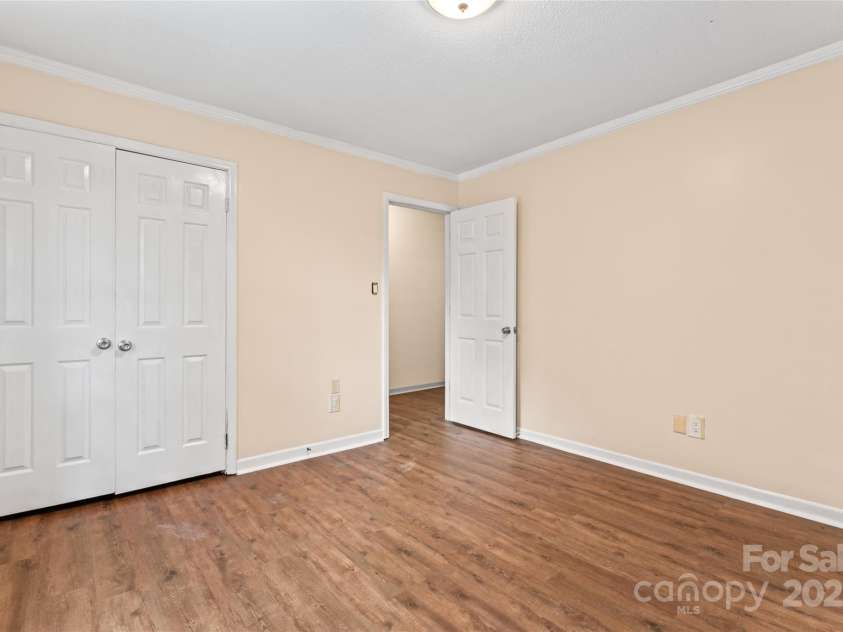 1724 Windy Rush Lane, Gastonia, NC 28054.  MLS# CAR4259446, YatesRealty ID 26211. 