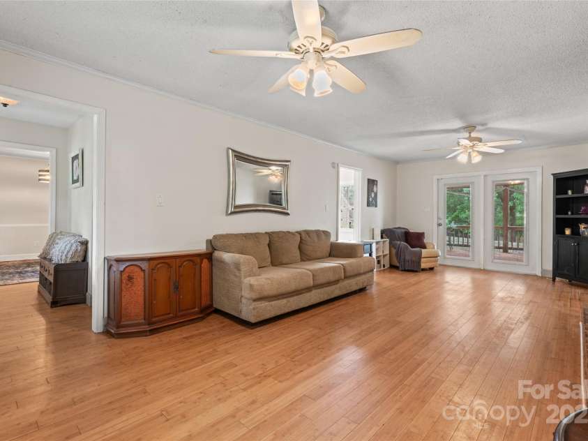 1724 Windy Rush Lane, Gastonia, NC 28054.  MLS# CAR4259446, YatesRealty ID 26211. 