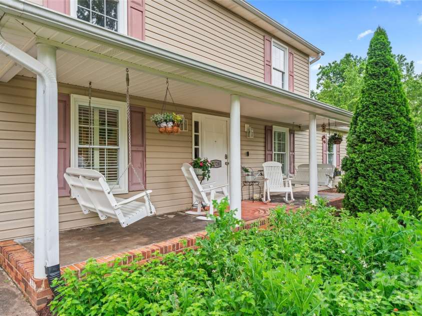 1724 Windy Rush Lane, Gastonia, NC 28054.  MLS# CAR4259446, YatesRealty ID 26211. 