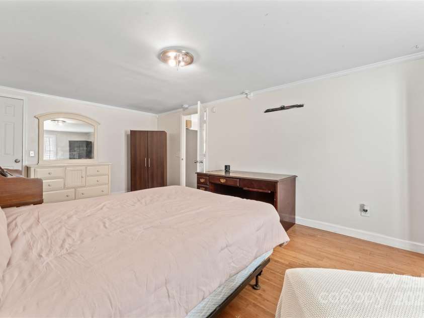 1724 Windy Rush Lane, Gastonia, NC 28054.  MLS# CAR4259446, YatesRealty ID 26211. 