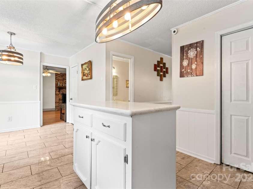 1724 Windy Rush Lane, Gastonia, NC 28054.  MLS# CAR4259446, YatesRealty ID 26211. 