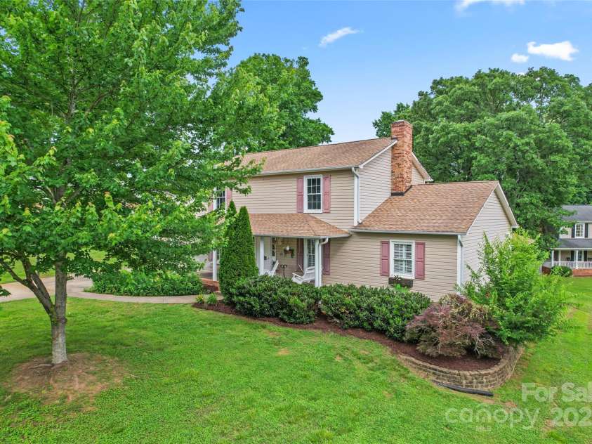 1724 Windy Rush Lane, Gastonia, NC 28054.  MLS# CAR4259446, YatesRealty ID 26211. 