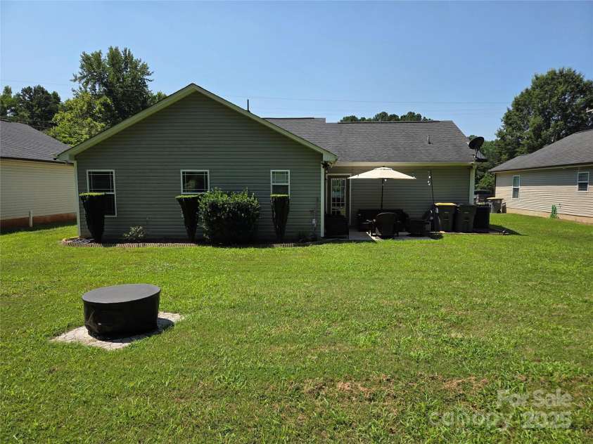 1300 Bethpage Road, Kannapolis, NC 28081.  MLS# CAR4279918, YatesRealty ID 26212. 