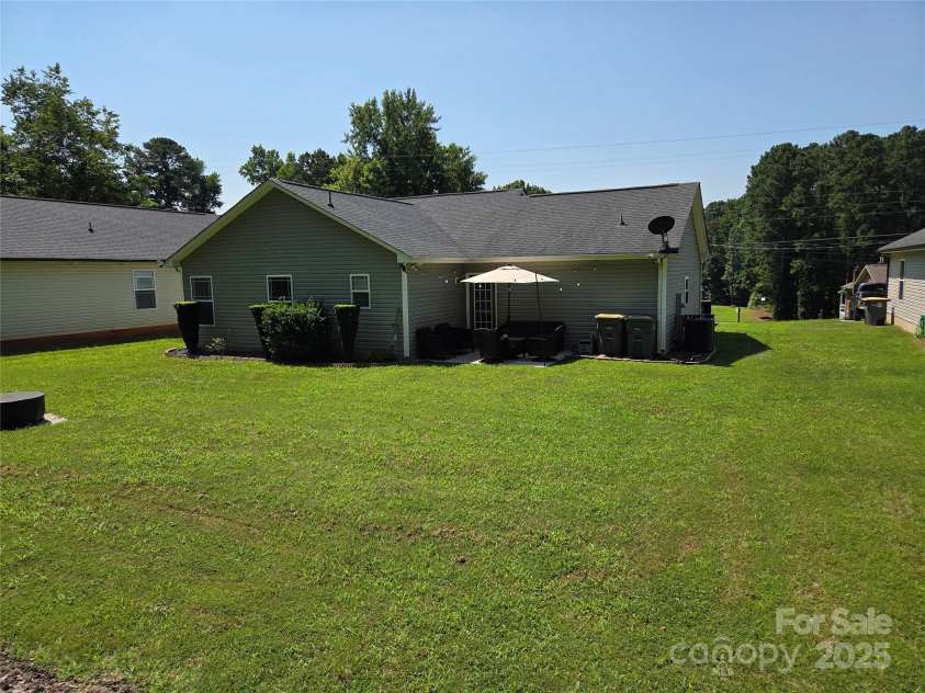 1300 Bethpage Road, Kannapolis, NC 28081.  MLS# CAR4279918, YatesRealty ID 26212. 