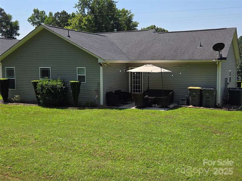 1300 Bethpage Road, Kannapolis, NC 28081.  MLS# CAR4279918, YatesRealty ID 26212. 