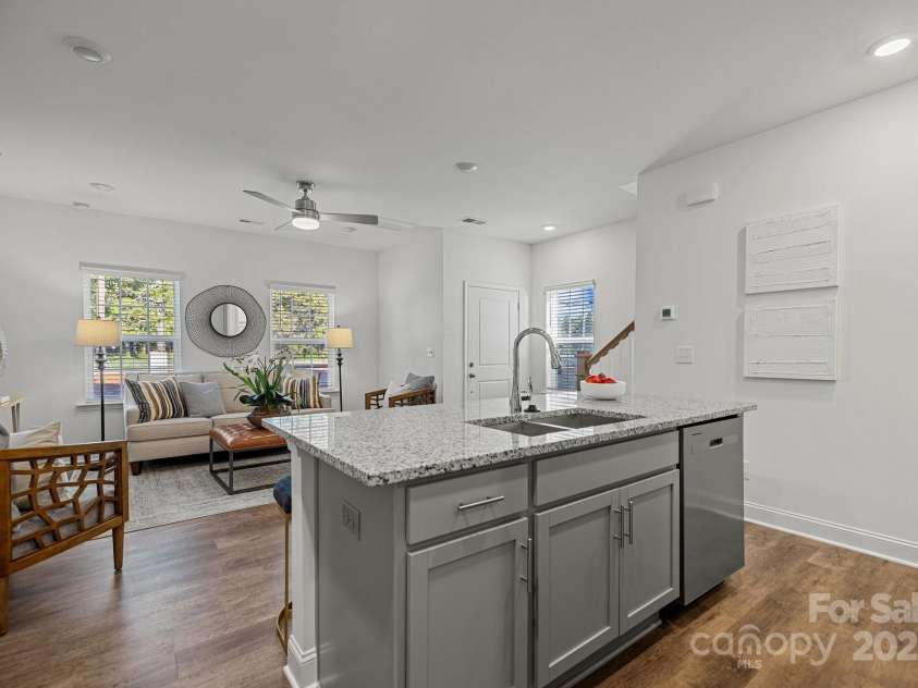 5005 Cherry Gum Court, Matthews, NC 28105.  MLS# CAR4244102, YatesRealty ID 26214. 