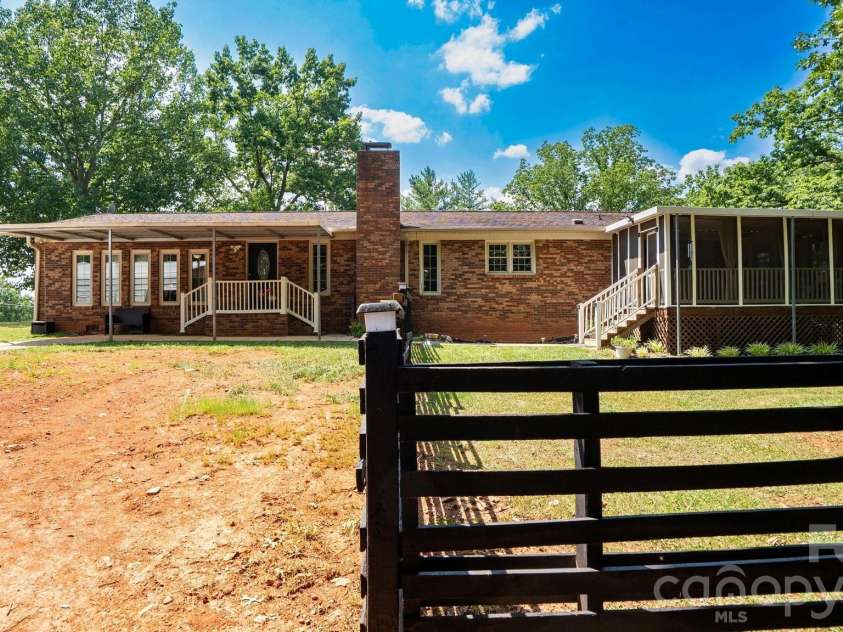5374 NC 150 Highway, Lincolnton, NC 28092.  MLS# CAR4397792, YatesRealty ID 26215. 