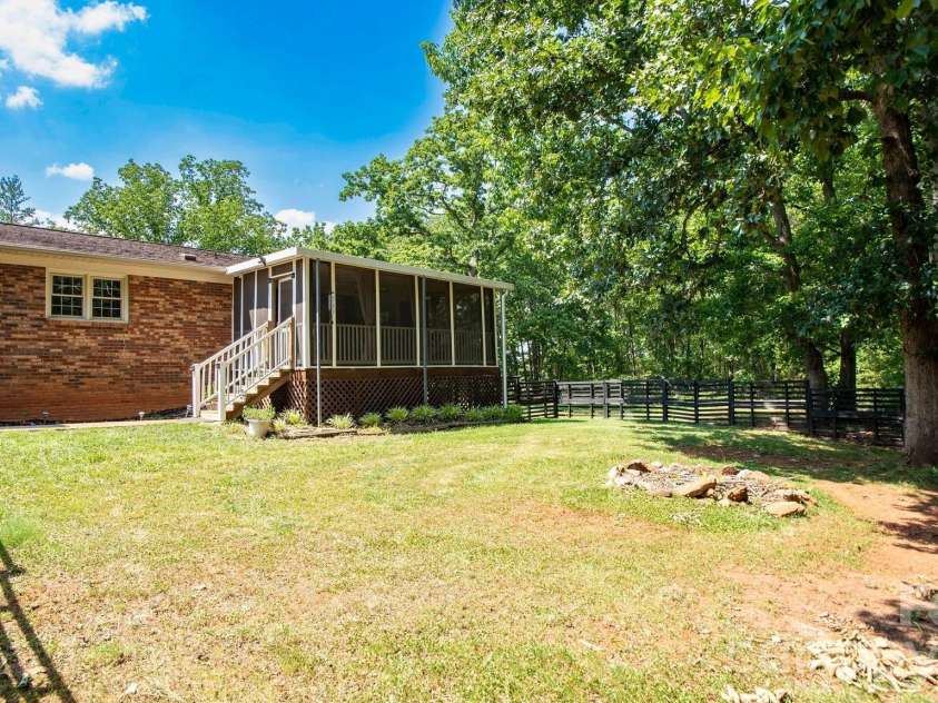5374 NC 150 Highway, Lincolnton, NC 28092.  MLS# CAR4397792, YatesRealty ID 26215. 