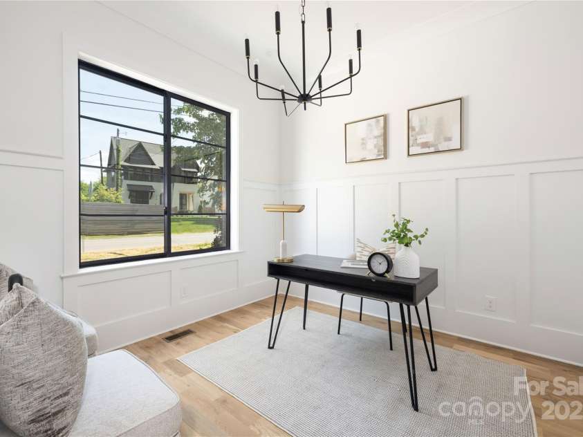 816 Tennyson Drive, Charlotte, NC 28208.  MLS# CAR4322990, YatesRealty ID 26215. 