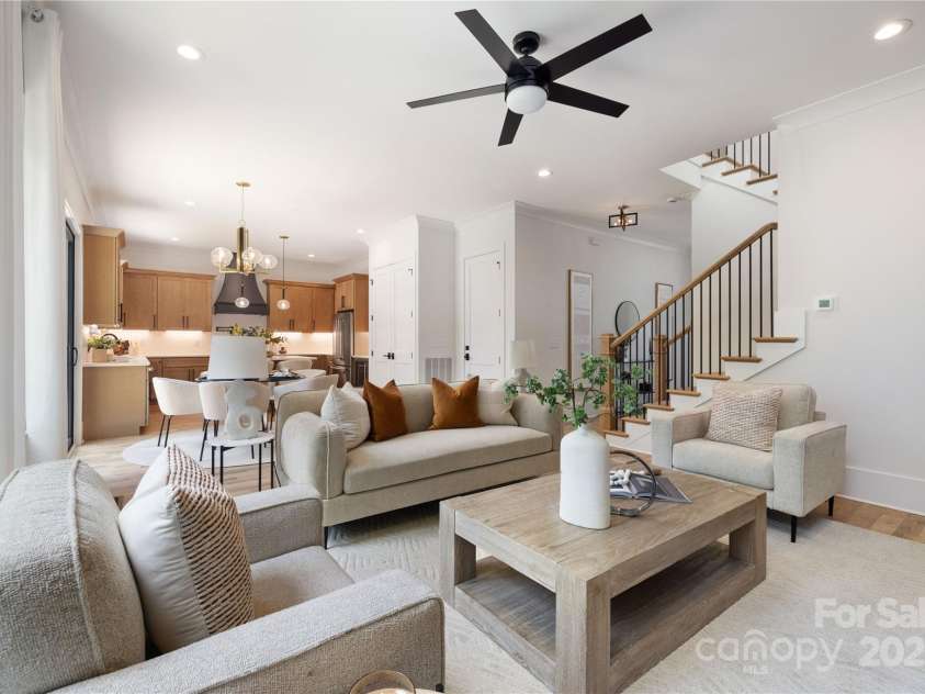 816 Tennyson Drive, Charlotte, NC 28208.  MLS# CAR4322990, YatesRealty ID 26215. 