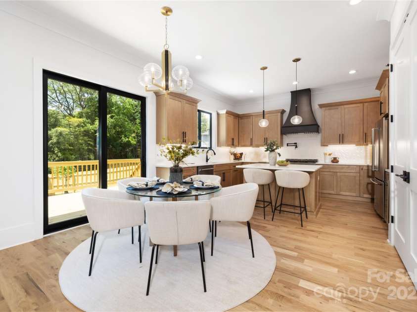 816 Tennyson Drive, Charlotte, NC 28208.  MLS# CAR4322990, YatesRealty ID 26215. 