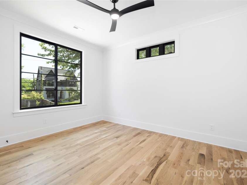 816 Tennyson Drive, Charlotte, NC 28208.  MLS# CAR4322990, YatesRealty ID 26215. 